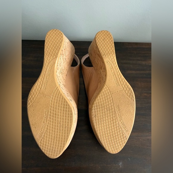 Stuart Weitzman Patent Wedges Sz 7 - Picture 7 of 10